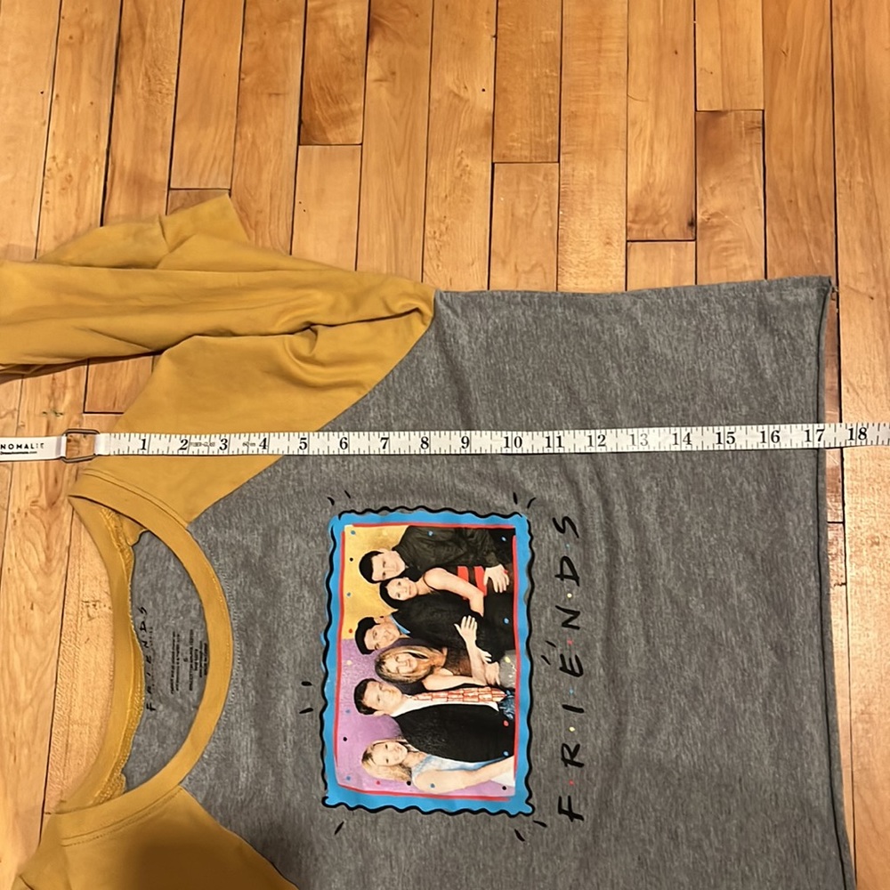 FRIENDS Top - Picture 8 of 10